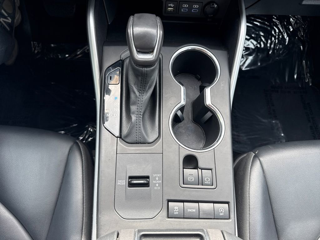 Used 2022 Toyota Highlander XLE image 22