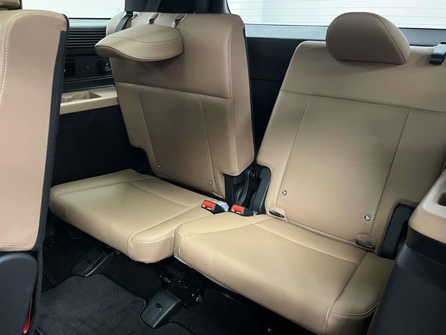 Certified 2025 Hyundai Santa Fe Limited image 17