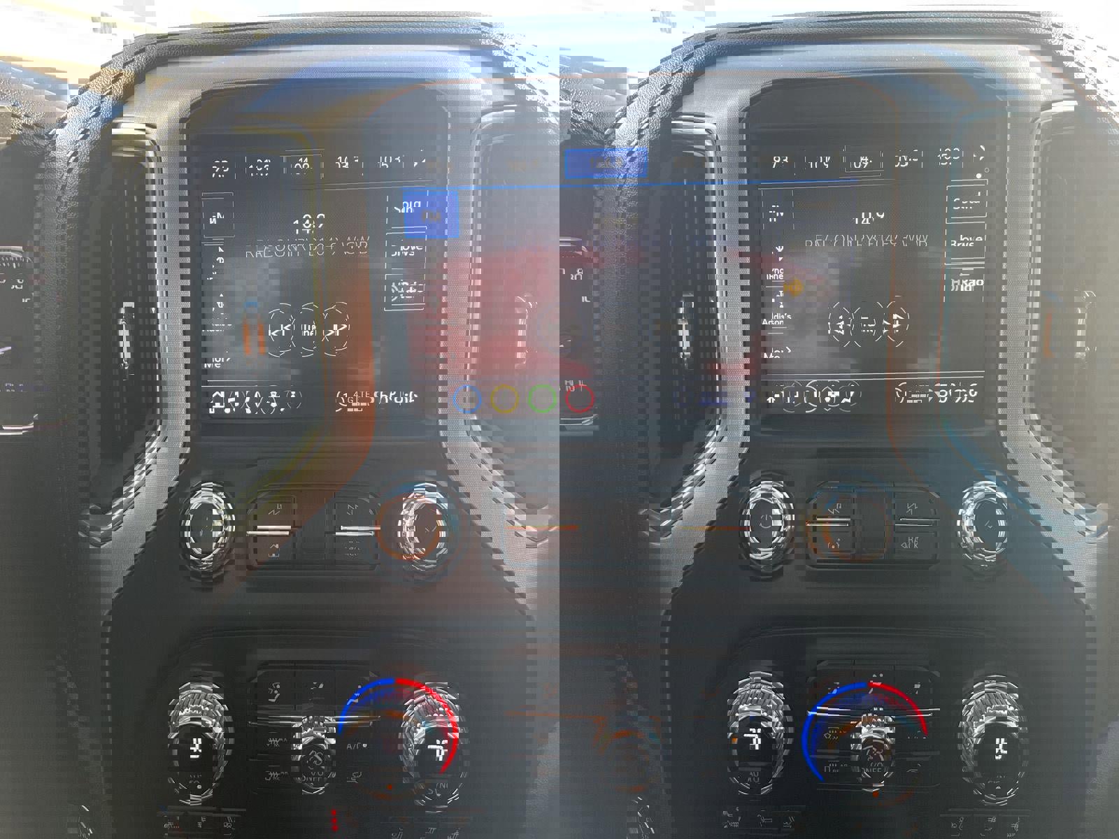 Used 2020 GMC Sierra 3500 SLT w/ SLT Convenience Package image 24