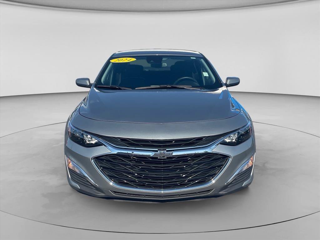 Used 2024 Chevrolet Malibu RS w/ LPO, Floor Liner Package FWD image 2