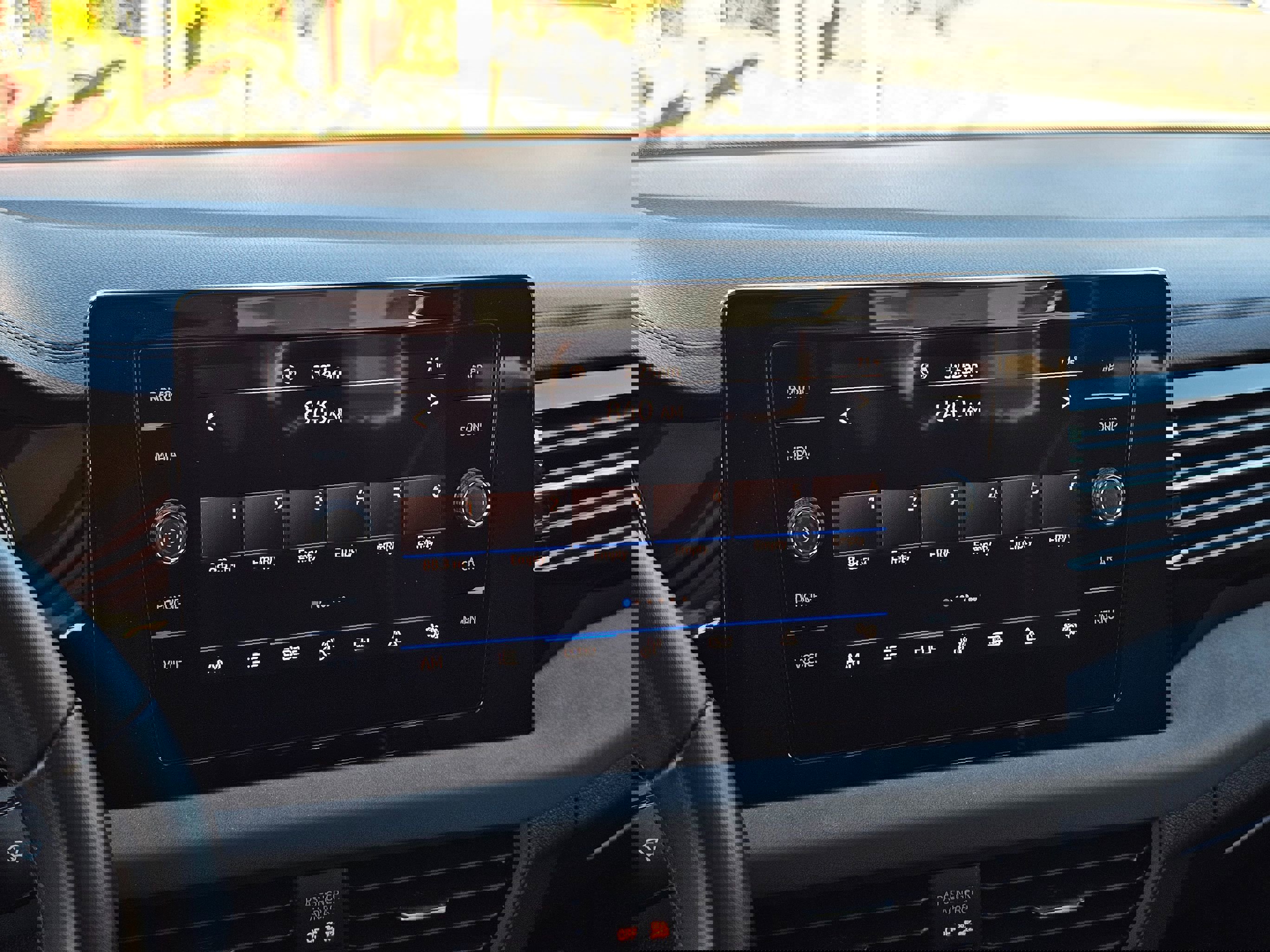 Used 2025 Volkswagen Jetta SE image 31