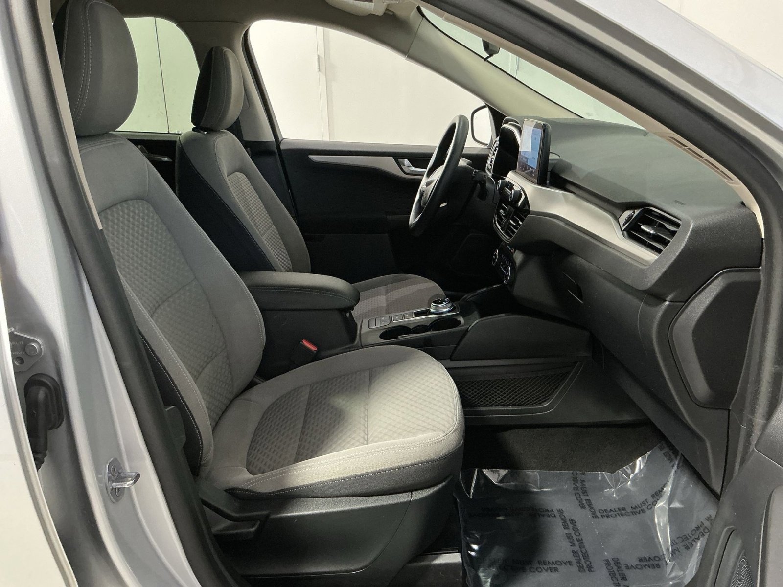 Used 2020 Ford Escape SE image 33