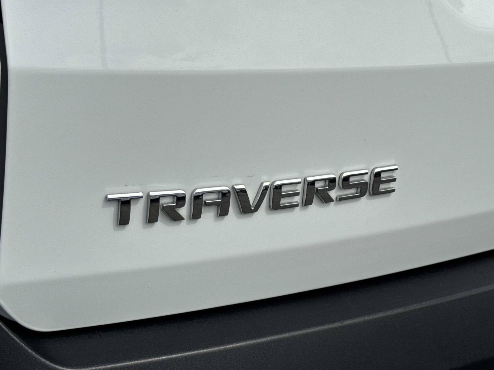 Used 2023 Chevrolet Traverse LT FWD image 29