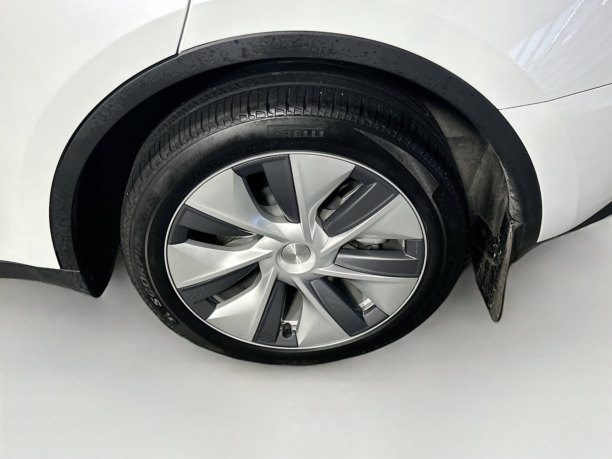 Used 2024 Tesla Model Y Long Range image 11