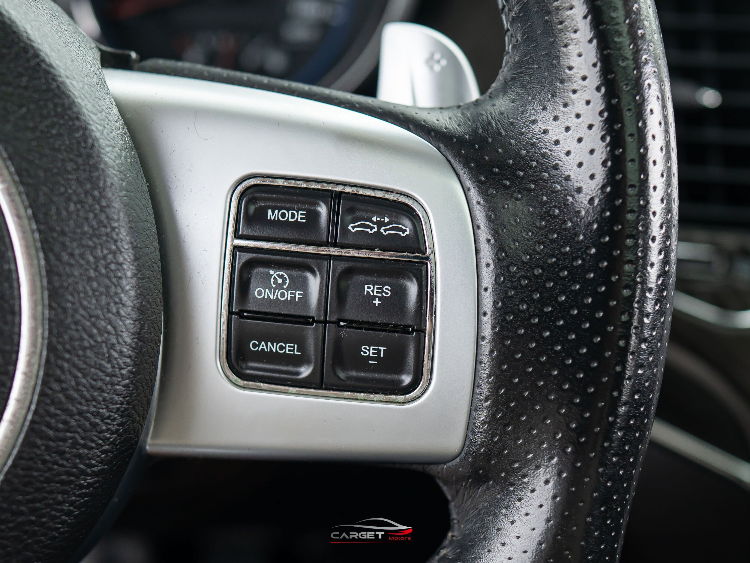 Used 2012 Jeep Grand Cherokee SRT8 w/ Luxury Group II AWD/4WD image 24