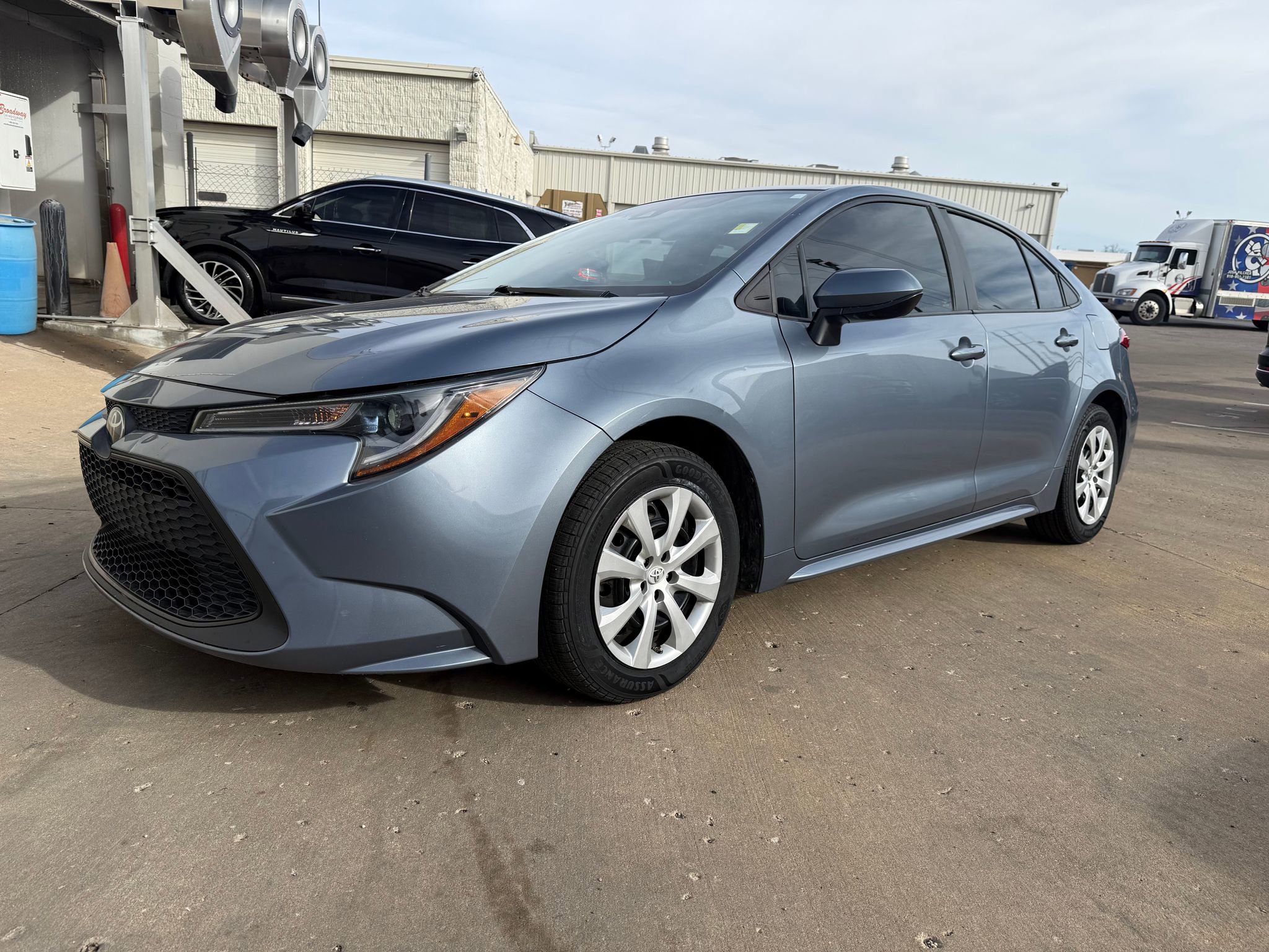 Used 2021 Toyota Corolla LE image 1