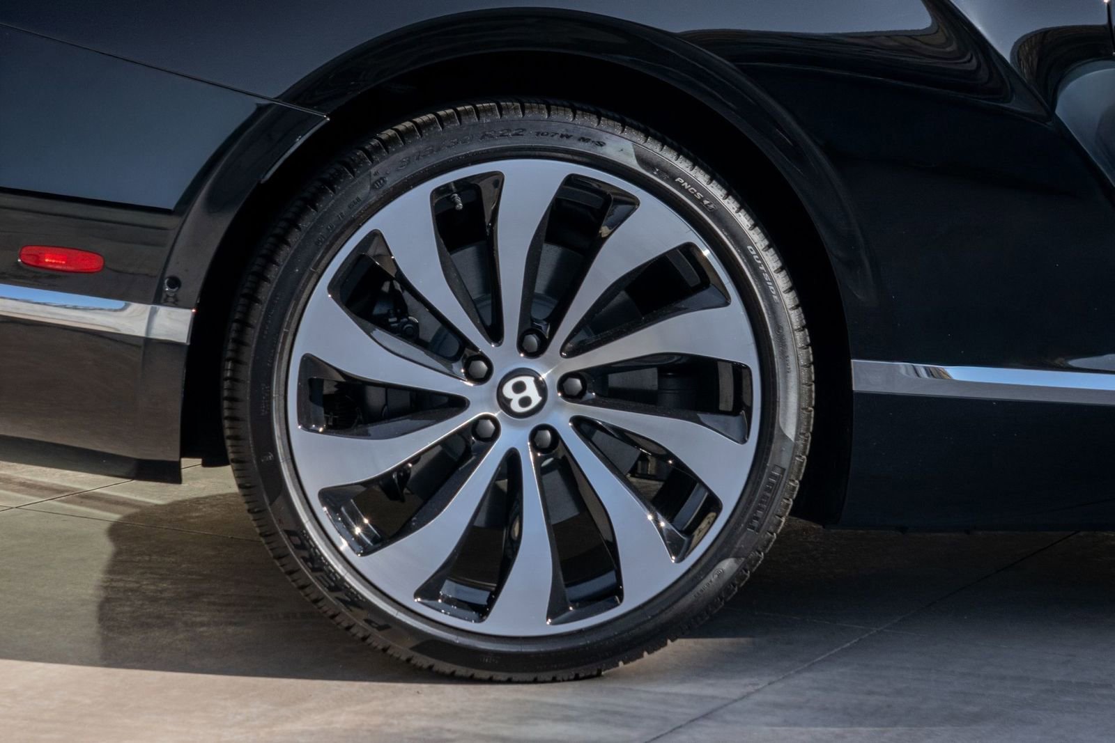 Used 2024 Bentley Continental GT Azure image 20