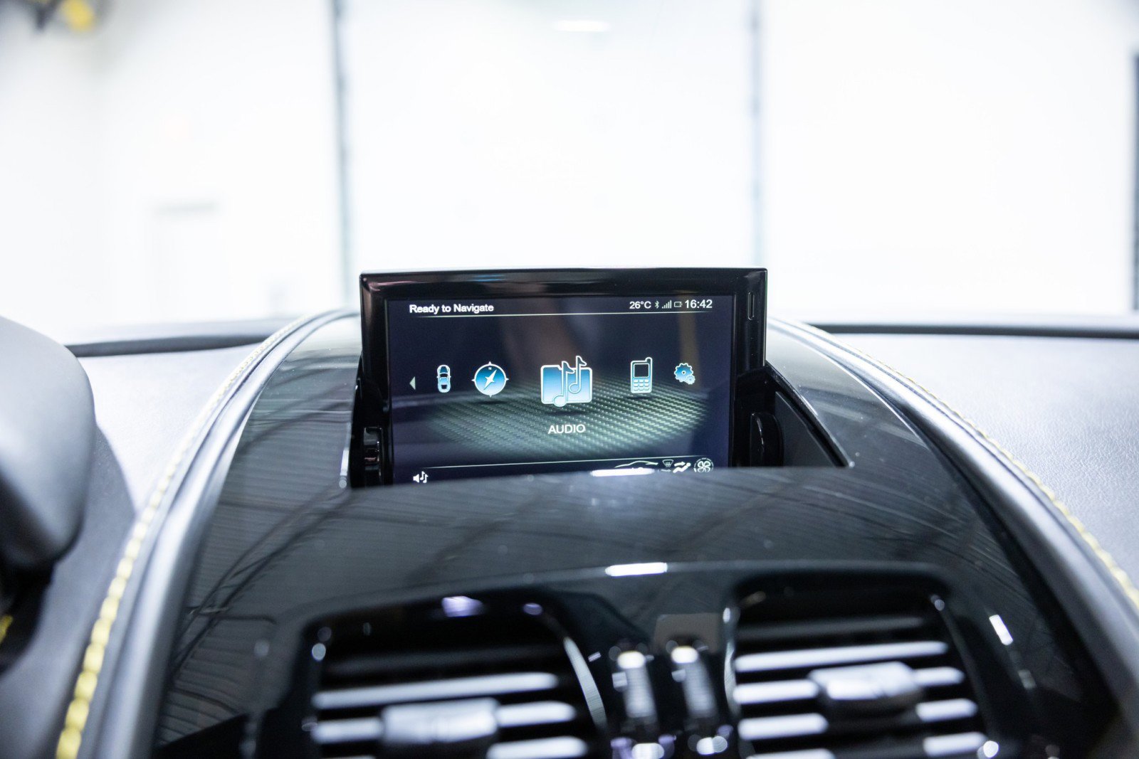 Used 2016 Aston Martin V12 Vantage S image 35