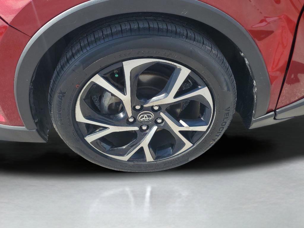 Used 2018 Toyota C-HR XLE image 10