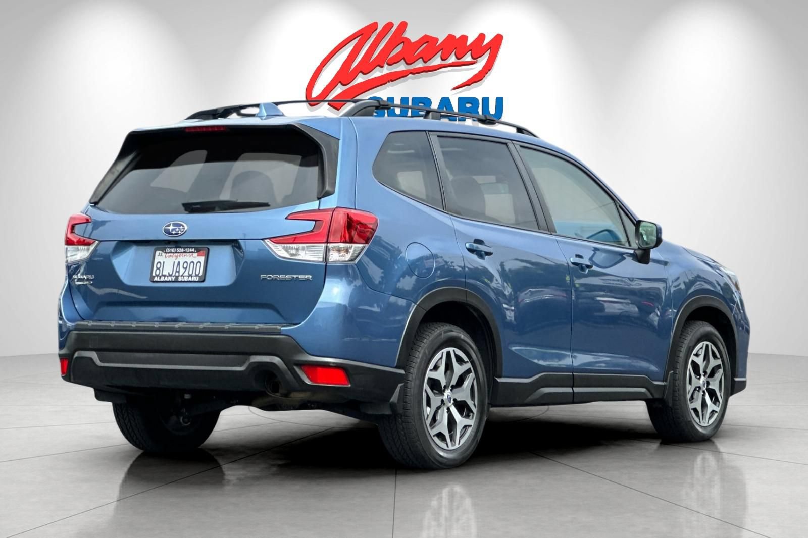 Used 2019 Subaru Forester Premium AWD/4WD image 4