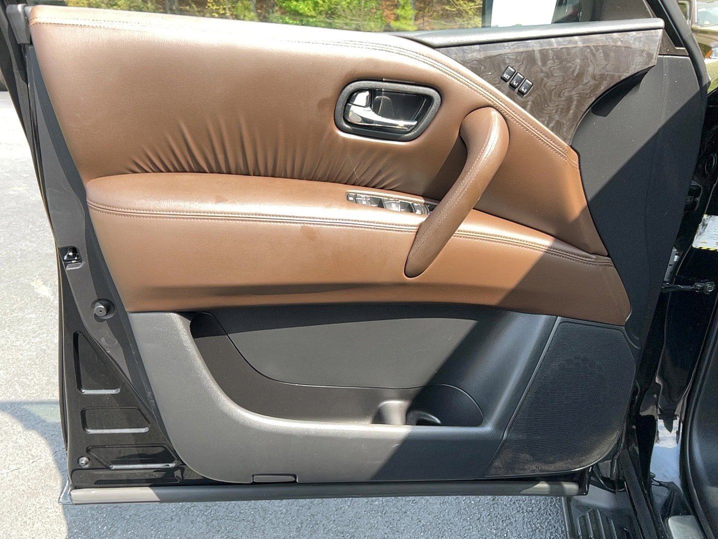 Used 2023 Nissan Armada Platinum w/ Captain's Chairs Package image 12