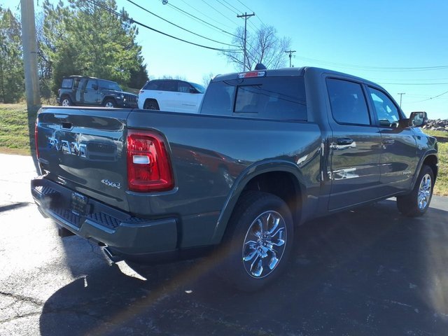 New 2026 RAM 1500 4x4 Crew Cab image 3