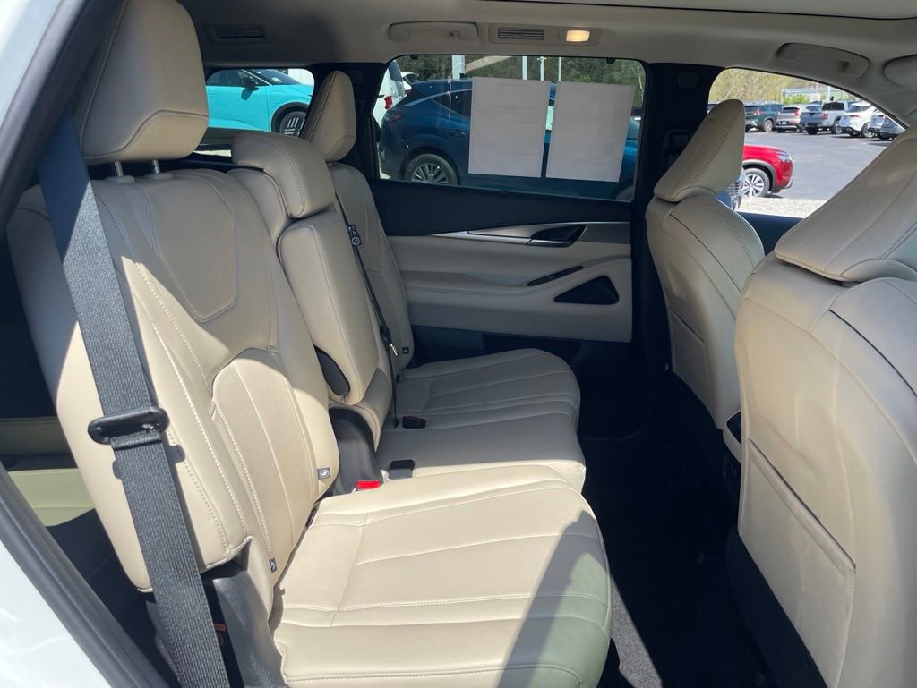 Used 2023 INFINITI QX60 Luxe w/ Cargo Package AWD/4WD image 18