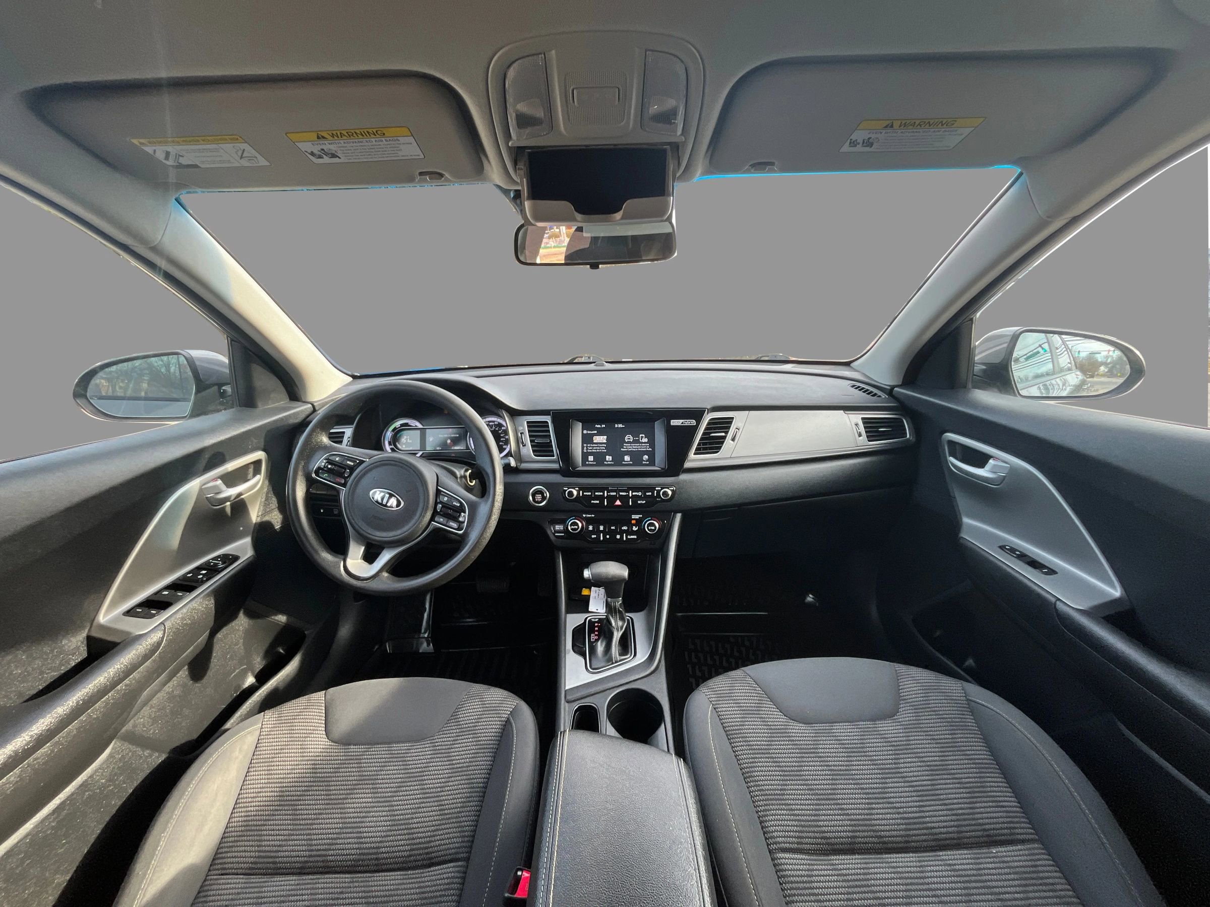 Used 2017 Kia Niro LX image 19