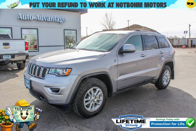 Used 2019 Jeep Grand Cherokee Laredo image 1