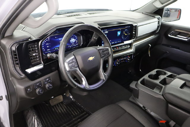 Used 2024 Chevrolet Silverado 1500 LT AWD/4WD image 23