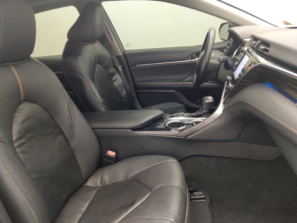 Used 2018 Toyota Camry XLE FWD image 21