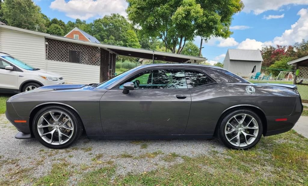 Used 2022 Dodge Challenger GT image 2