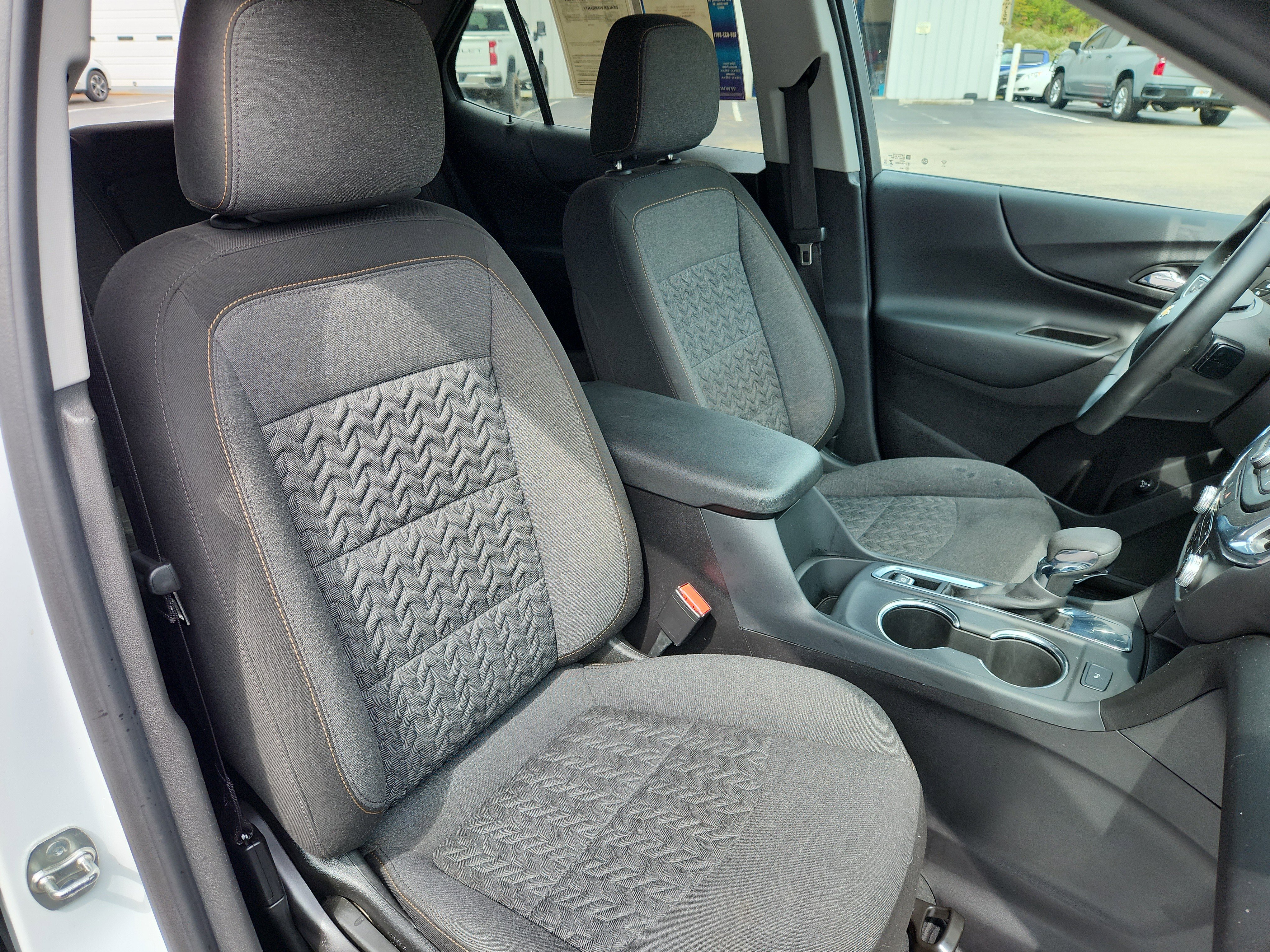 Used 2024 Chevrolet Equinox LT image 44