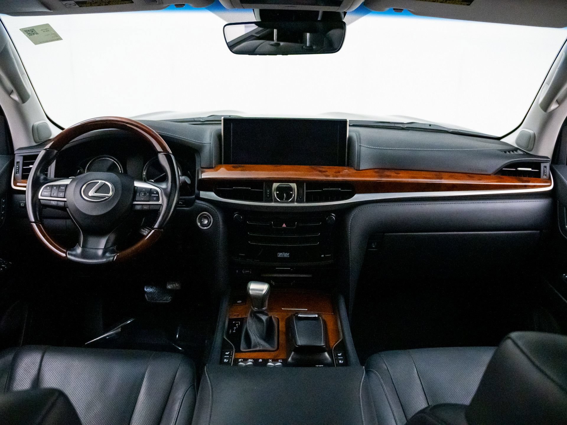 Used 2020 Lexus LX 570 4WD w/ Luxury Package image 10