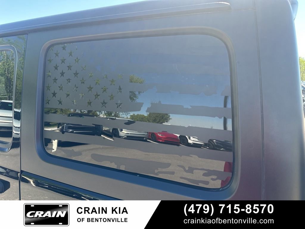 Used 2018 Jeep Wrangler Unlimited Sahara AWD/4WD image 10