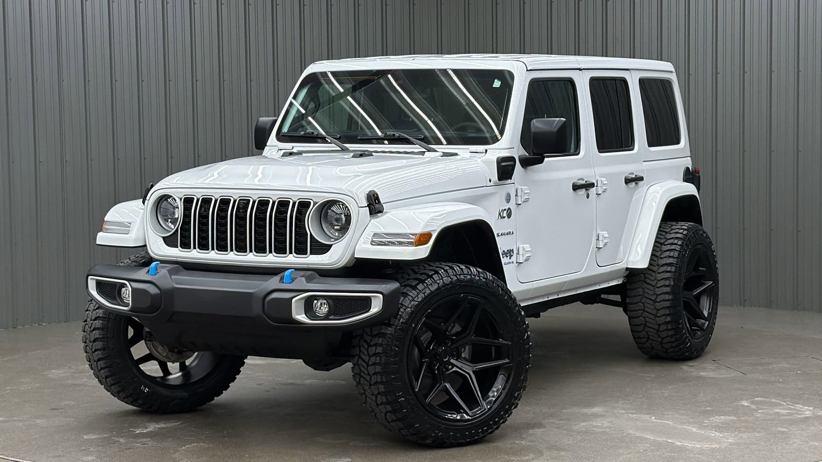 Used 2024 Jeep Wrangler Unlimited Sahara w/ Technology Group