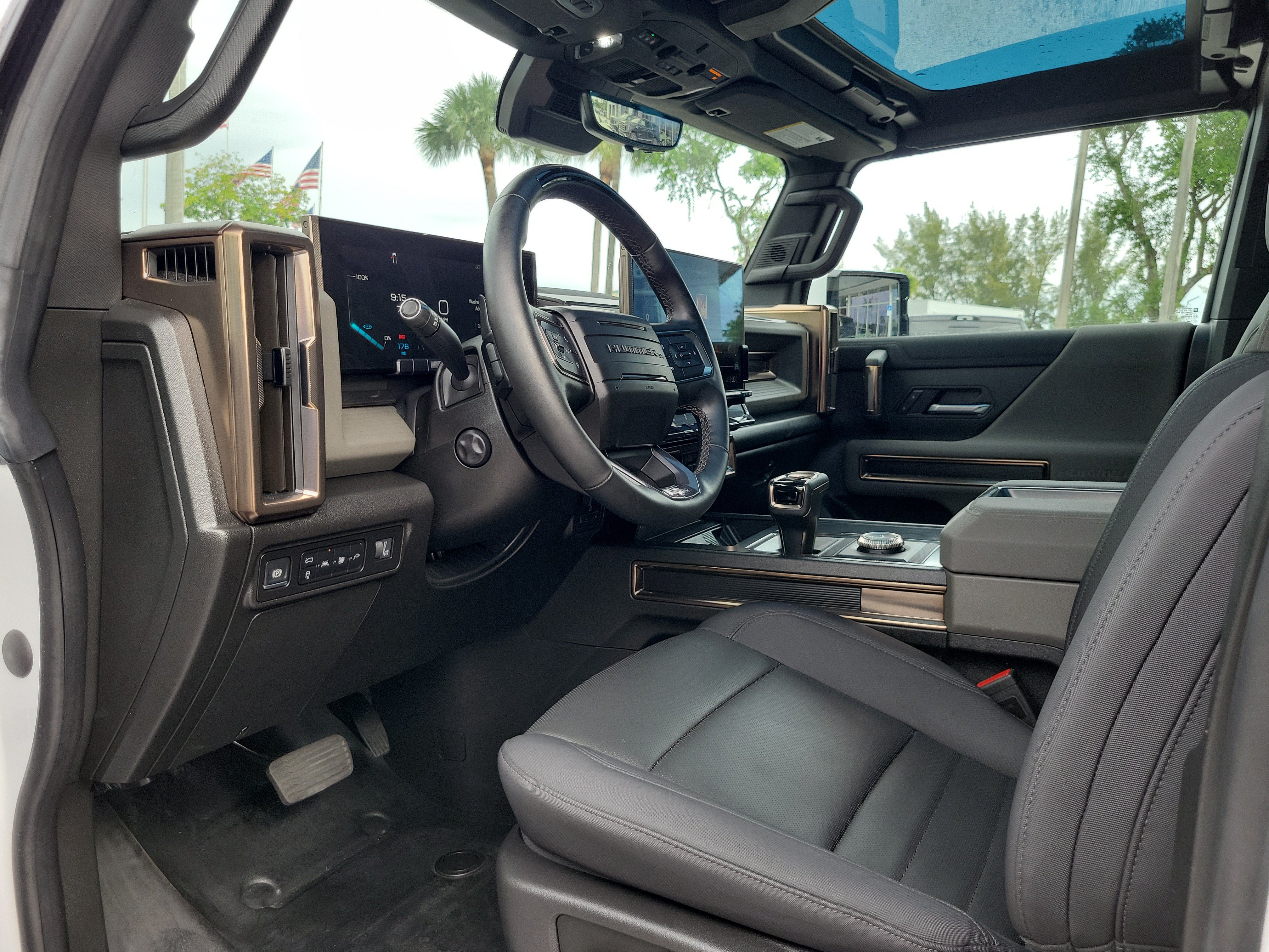 Used 2025 GMC Hummer EV 2X AWD/4WD image 9