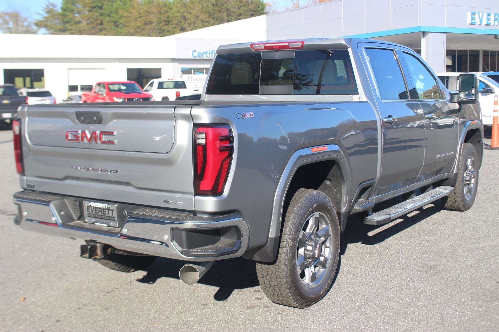 New 2025 GMC Sierra 2500 SLT w/ SLT Premium Package image 7