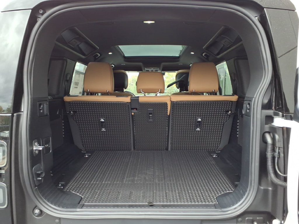 New 2026 Land Rover Defender 110 X-Dynamic SE AWD/4WD image 26