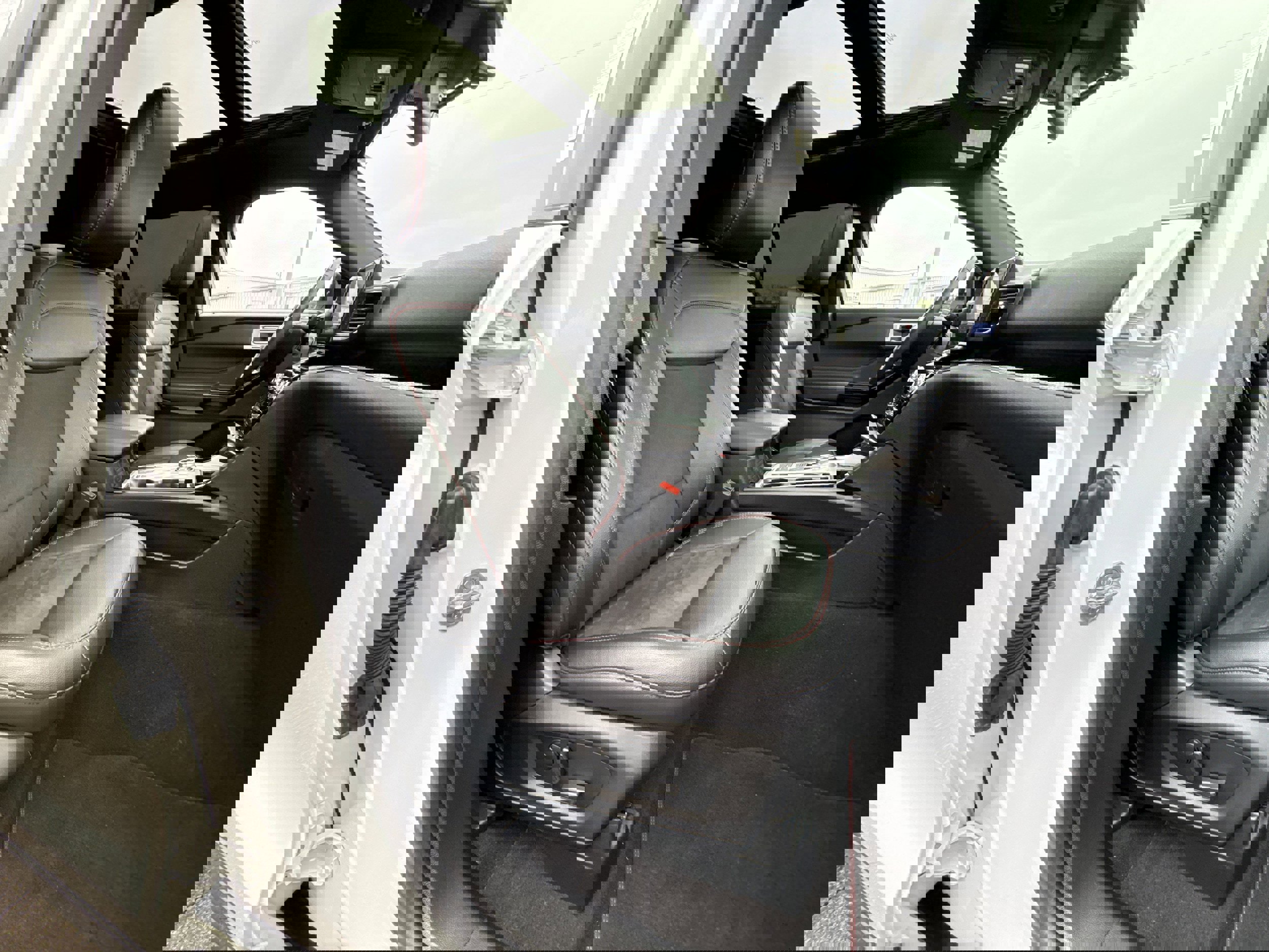 Used 2024 Ford Explorer ST-Line w/ Class IV Trailer Tow Package image 11