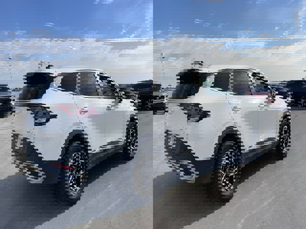 Used 2024 Kia Sportage LX image 2