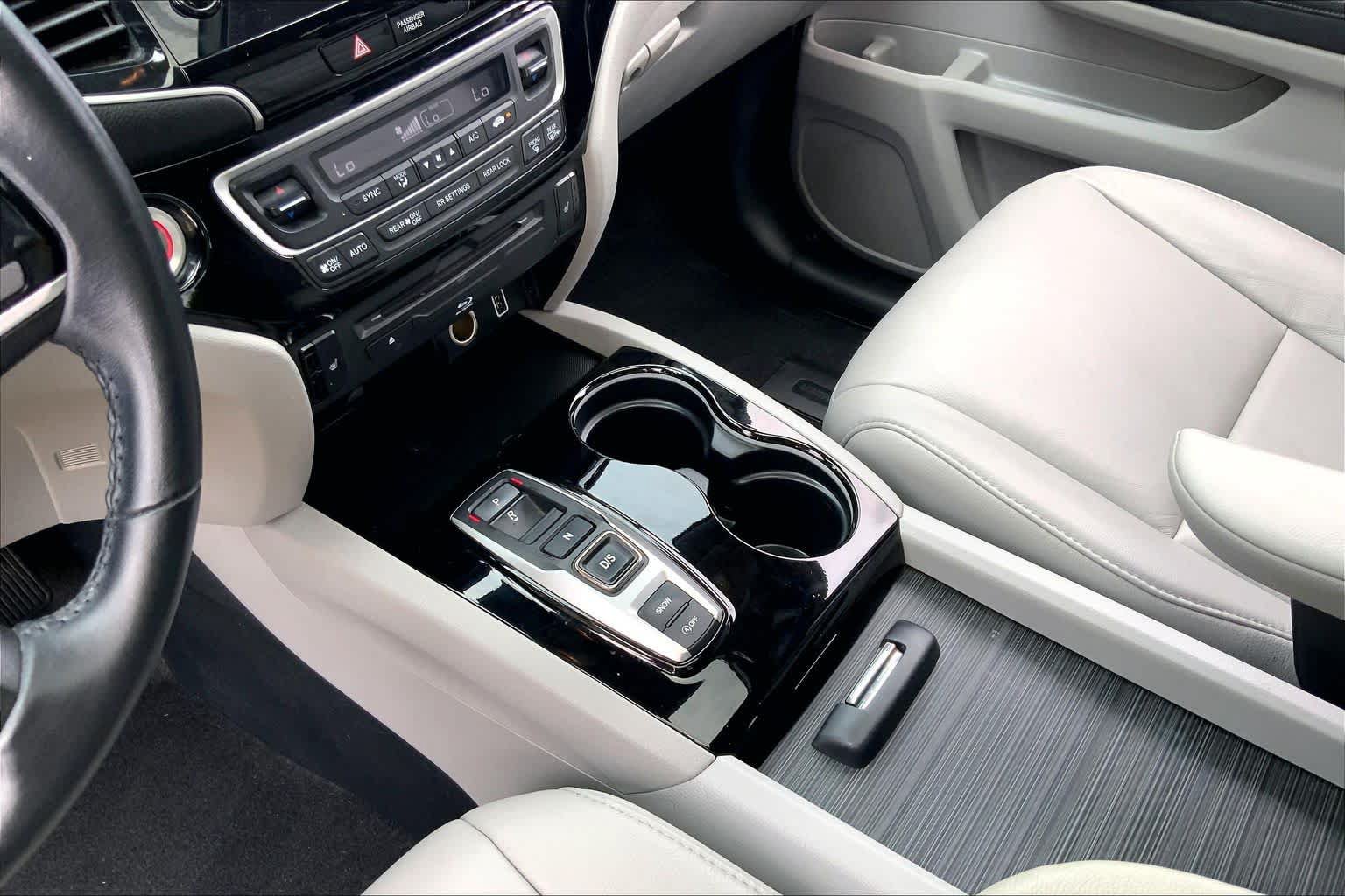 Used 2021 Honda Pilot Touring image 17