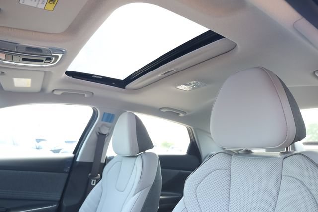 New 2026 Hyundai Elantra Limited FWD image 23
