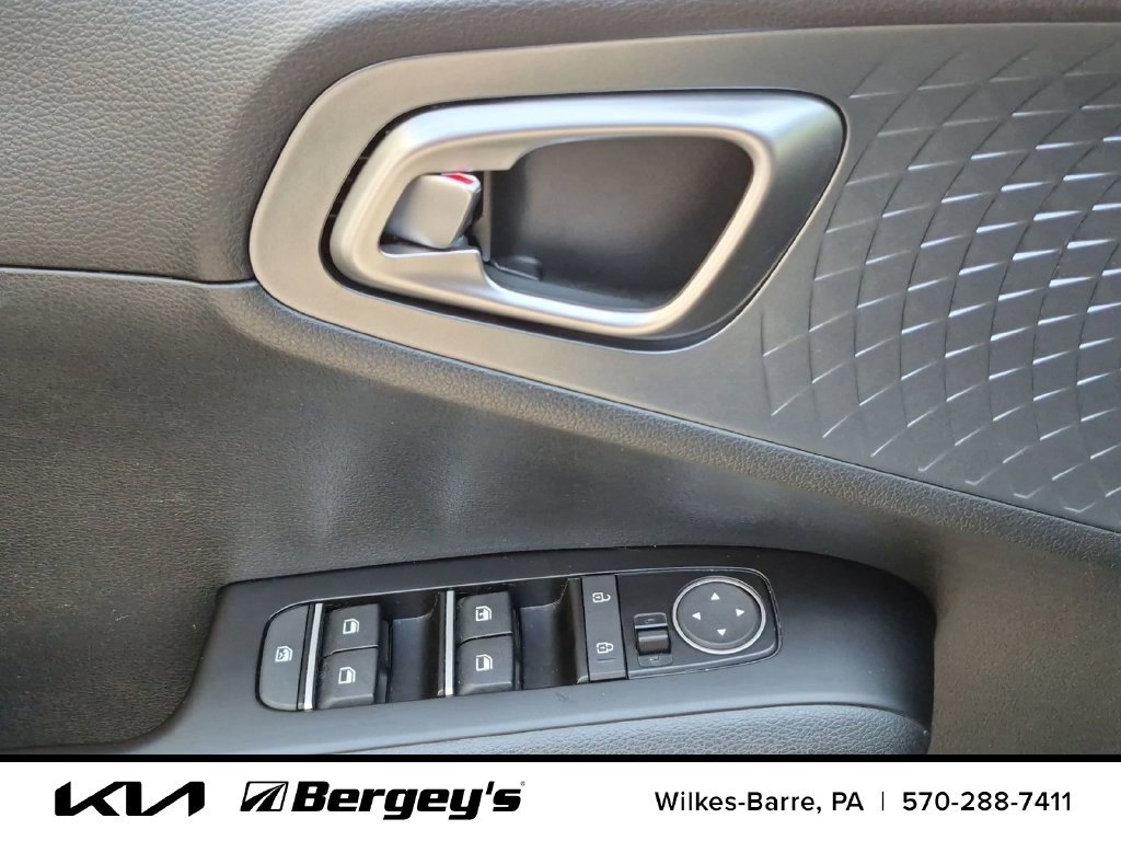 Certified 2023 Kia Soul EX FWD image 23