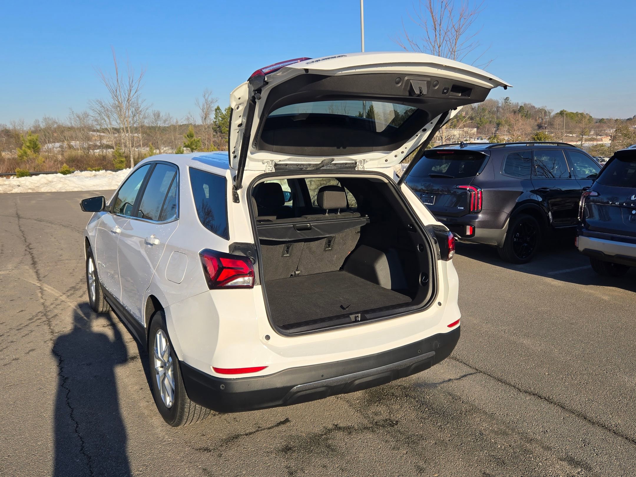 Used 2022 Chevrolet Equinox LT w/ Driver Convenience Package image 18