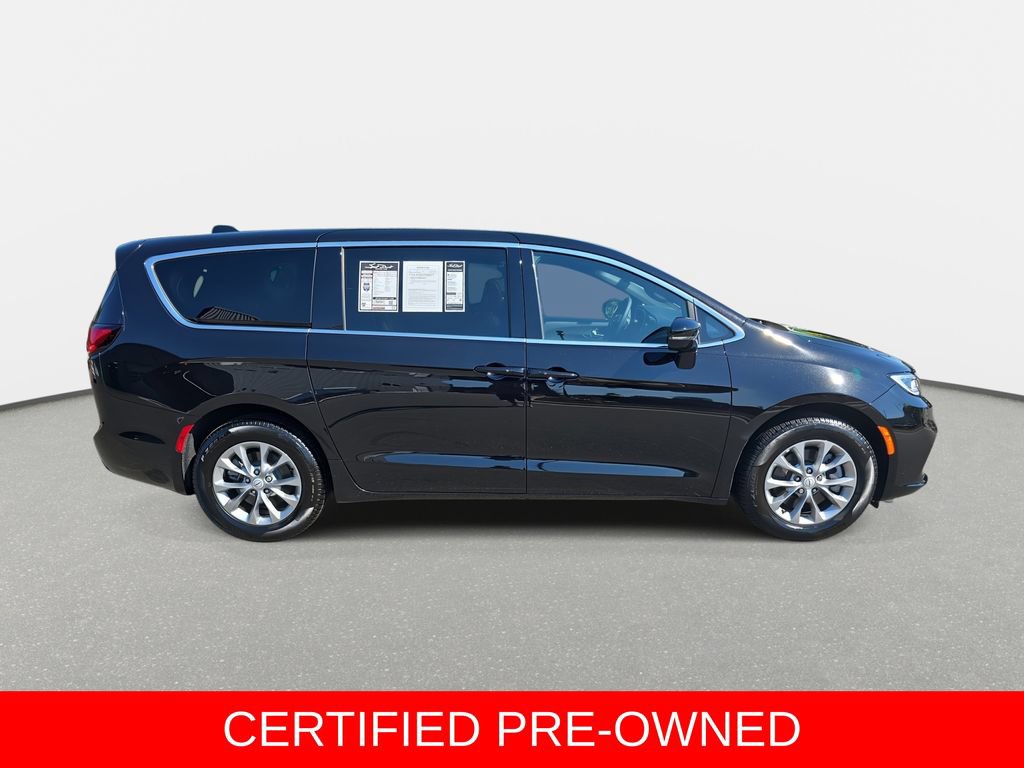 Used 2026 Chrysler Pacifica Select AWD/4WD image 4
