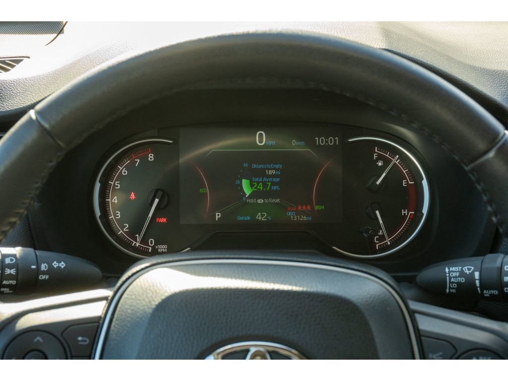 Used 2025 Toyota RAV4 XLE Premium image 20