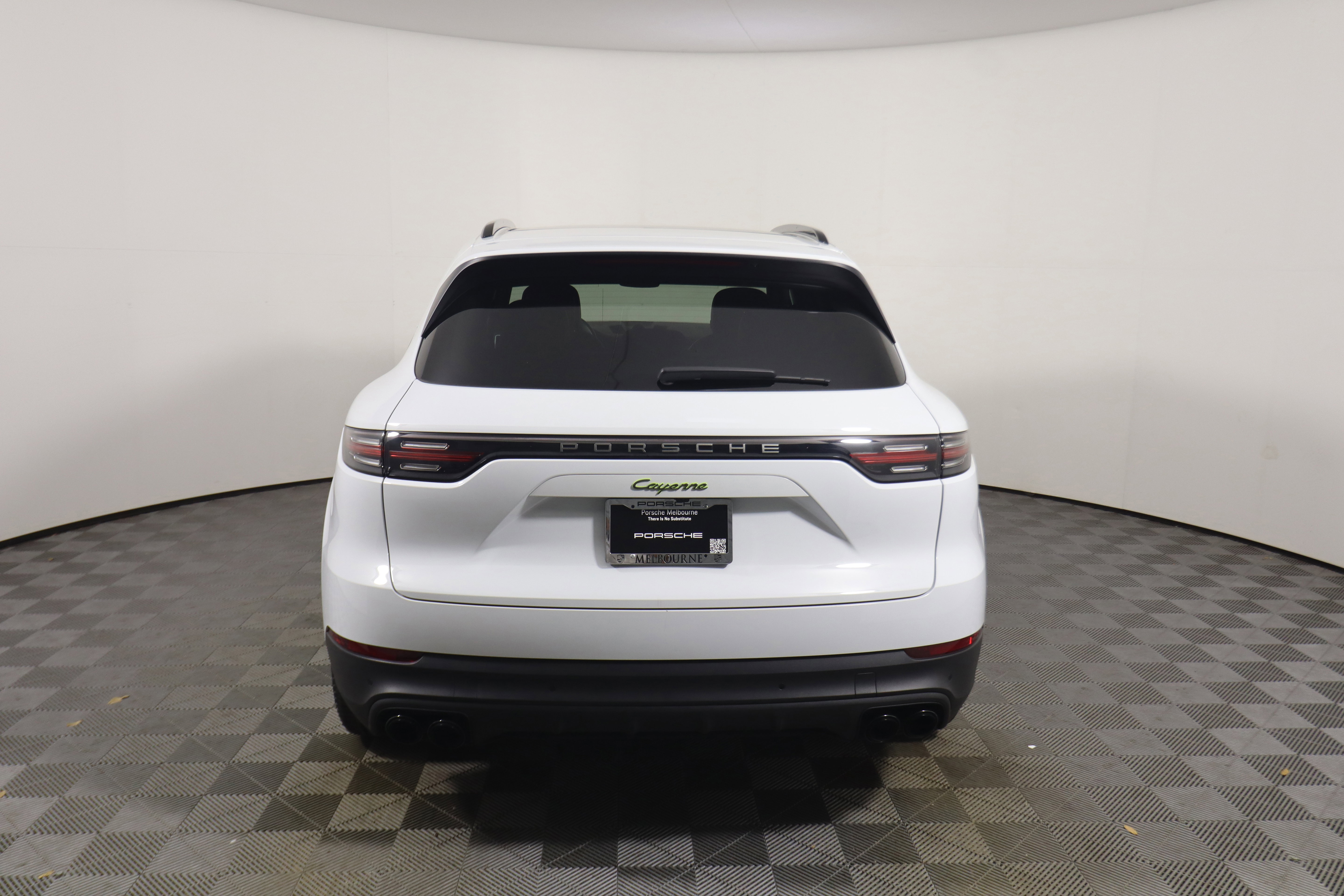 Certified 2023 Porsche Cayenne Platinum Edition image 6