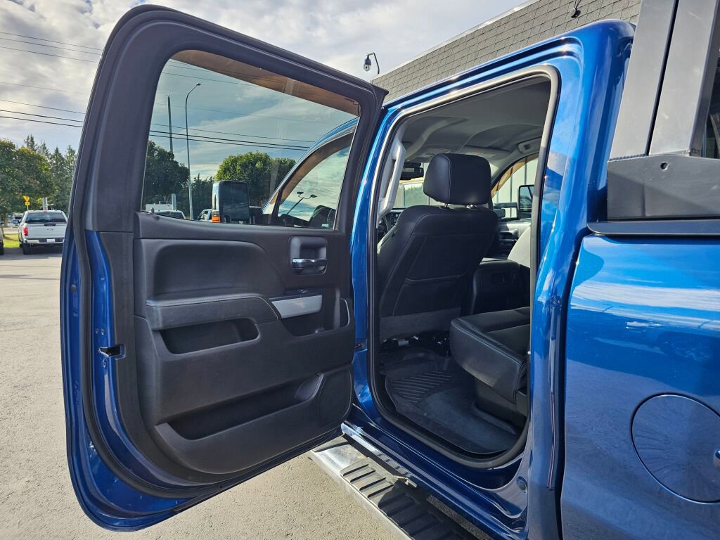 Used 2018 Chevrolet Silverado 3500 LTZ image 18