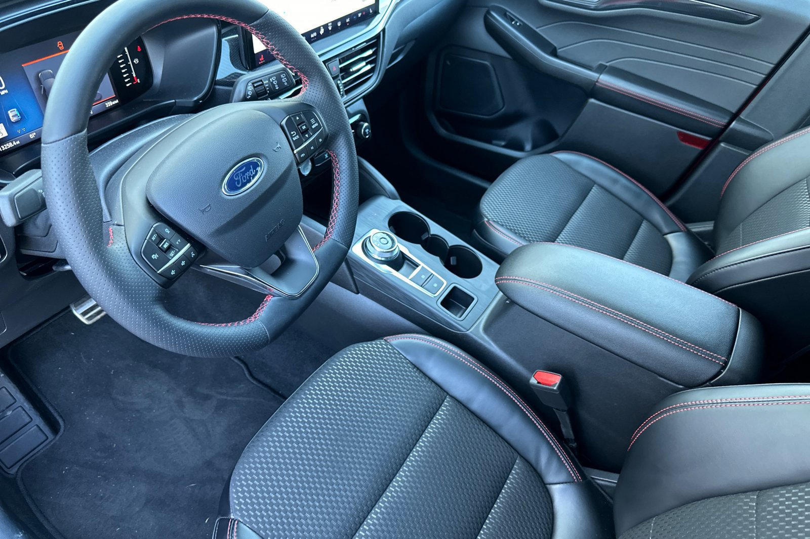 Used 2024 Ford Escape ST-Line Select w/ Tech Pack #1 image 11