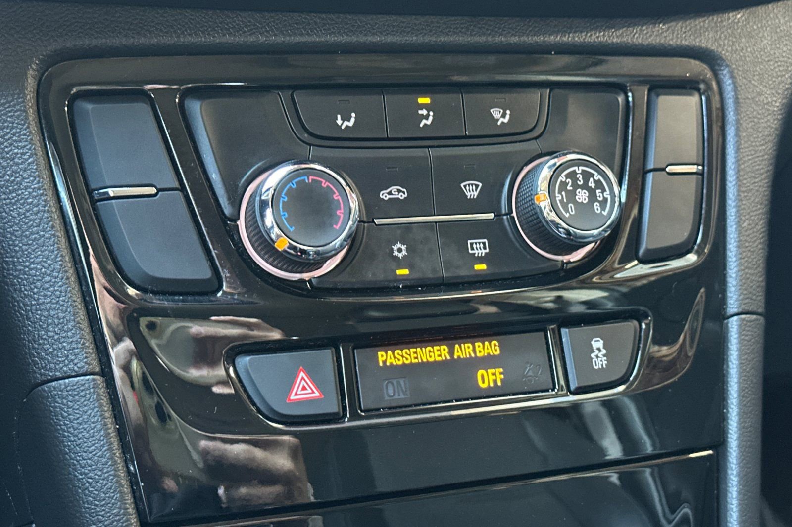 Certified 2022 Buick Encore Preferred w/ Safety Package image 27