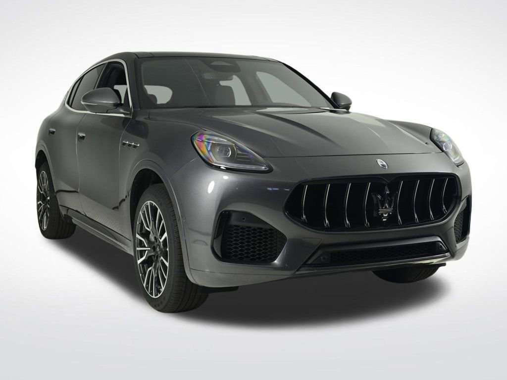 Used 2025 Maserati Grecale GT image 7