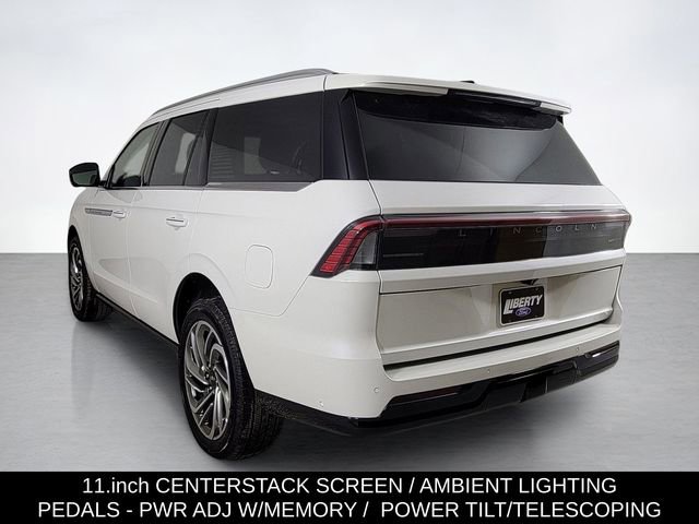 Used 2025 Lincoln Navigator Reserve image 5