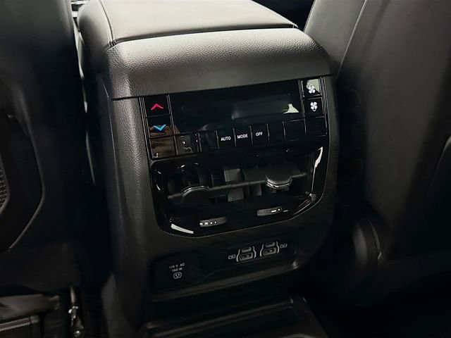 New 2025 Jeep Grand Cherokee L Laredo image 24