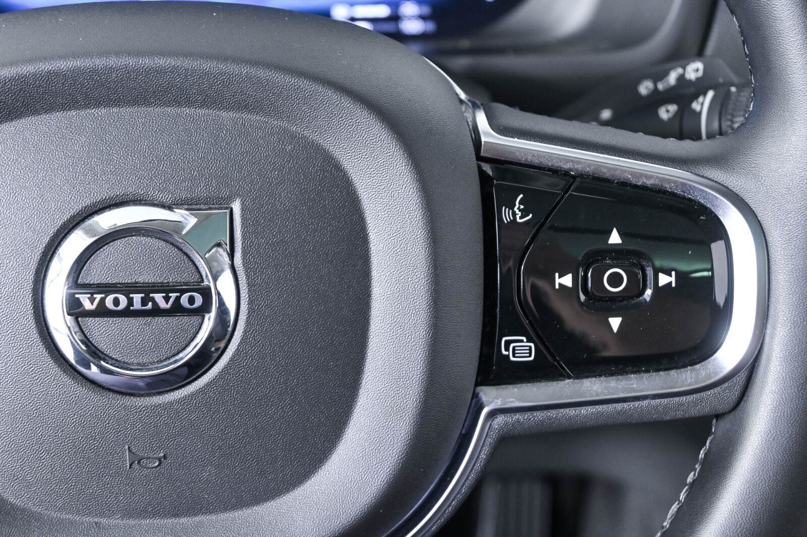 Certified 2024 Volvo XC90 T8 Plus w/ Protection Package Premier AWD/4WD image 11