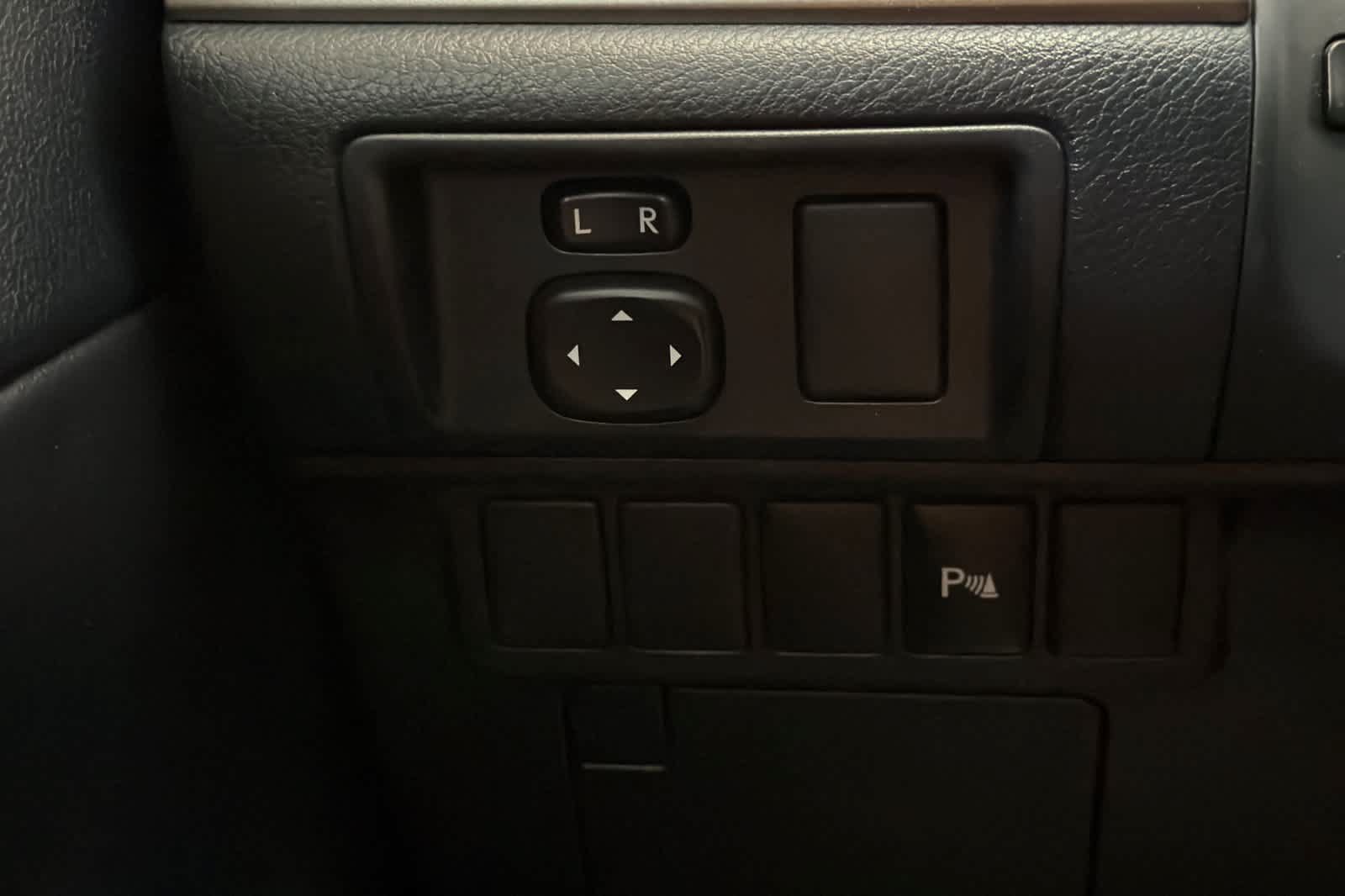 Used 2014 Lexus ES 350 w/ Premium Package FWD image 29