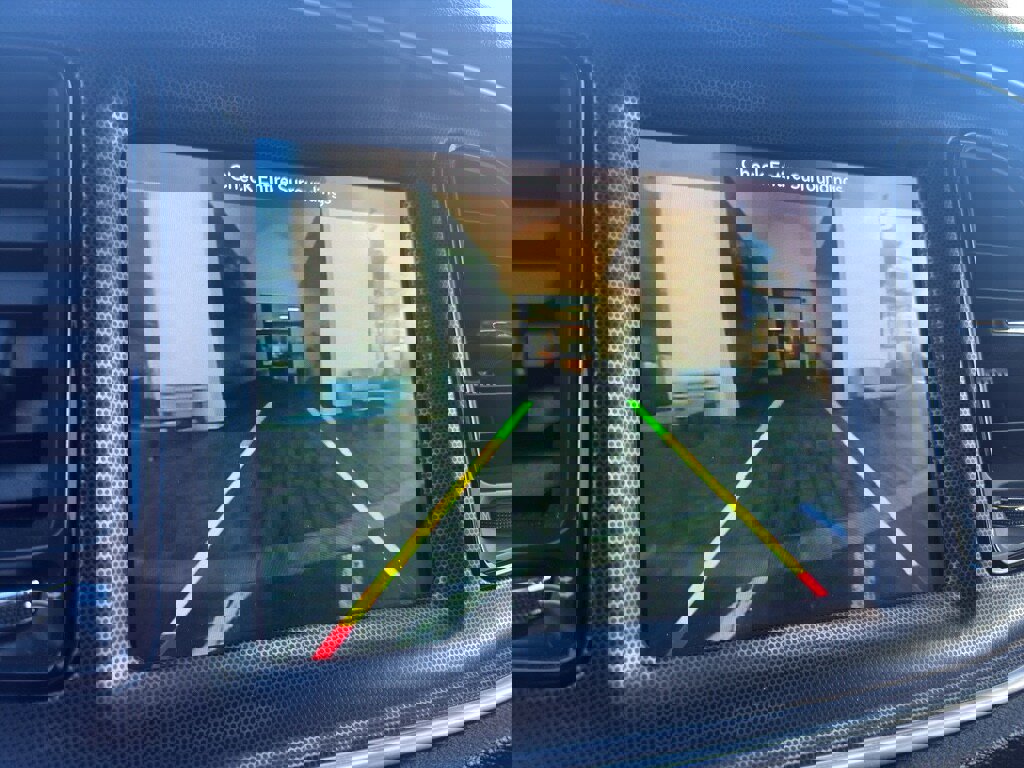 Used 2017 Dodge Challenger R/T Scat Pack w/ Leather Interior Group image 15