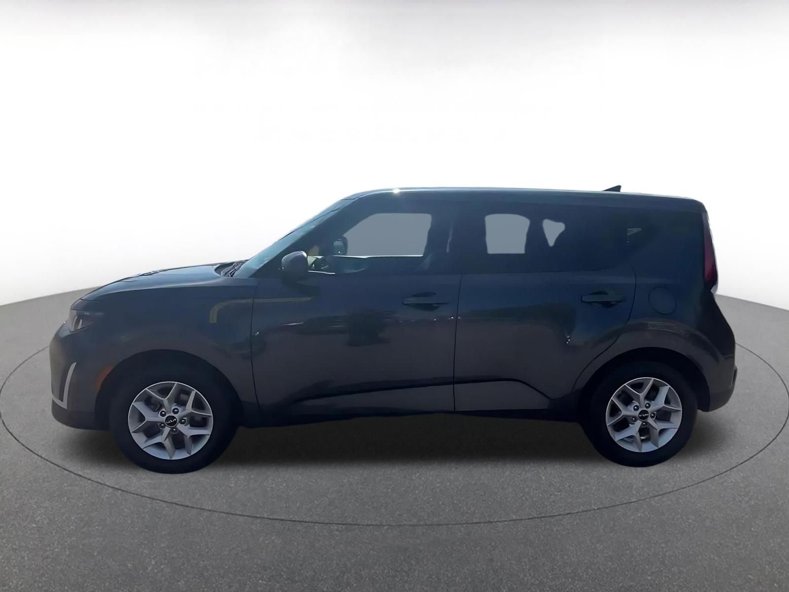 Used 2025 Kia Soul LX w/ LX Technology Package image 9