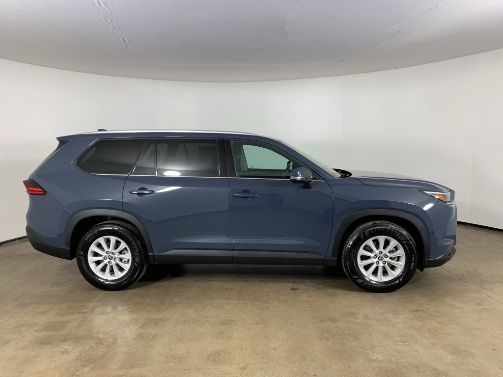 Used 2025 Toyota Grand Highlander AWD image 7