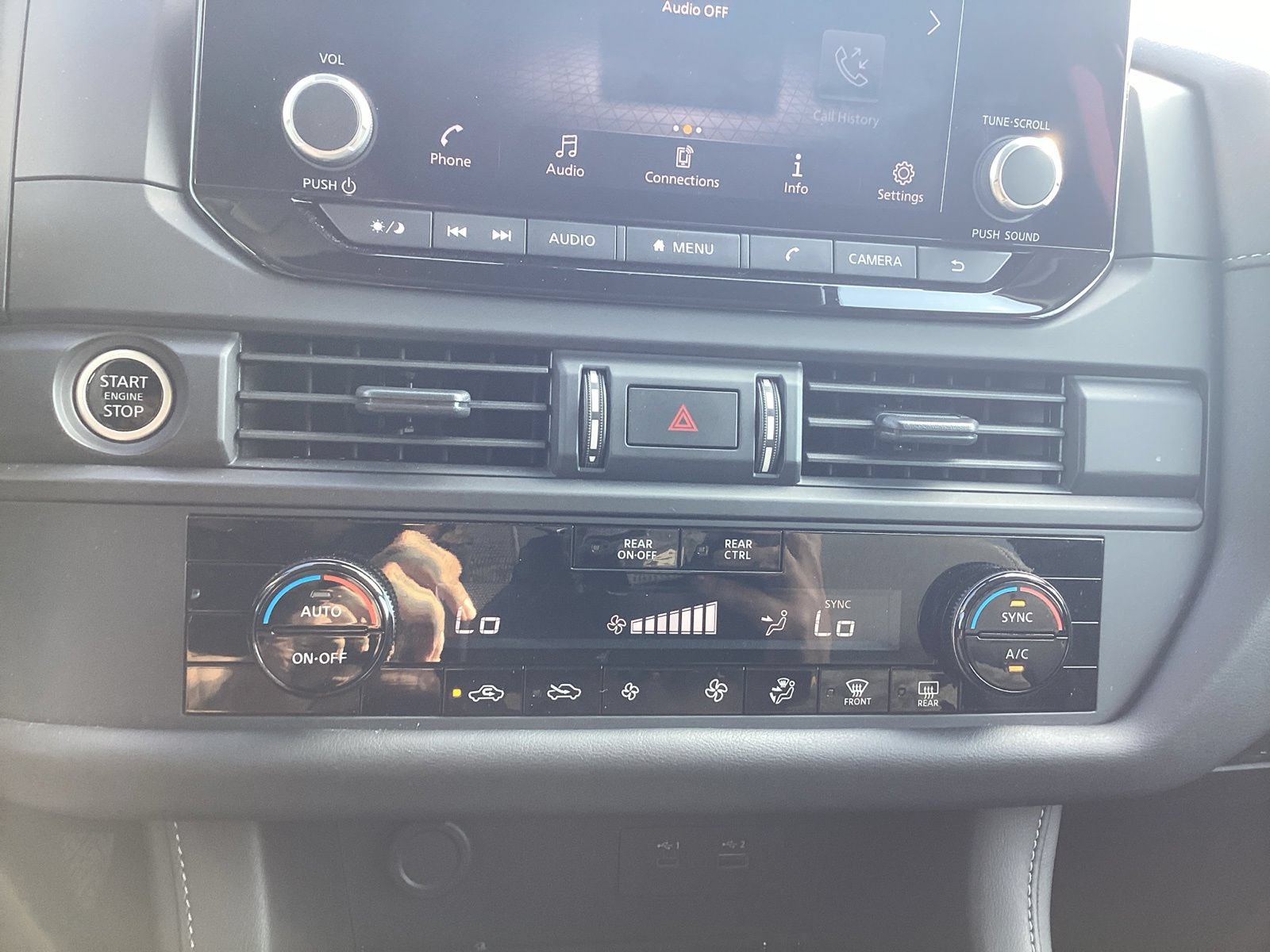 Used 2024 Nissan Pathfinder S AWD/4WD image 15